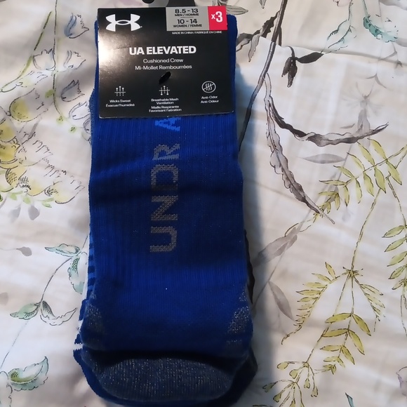 Under Armour Other - NWT UNDER ARMOUR ELEVATED CREW SOCKS